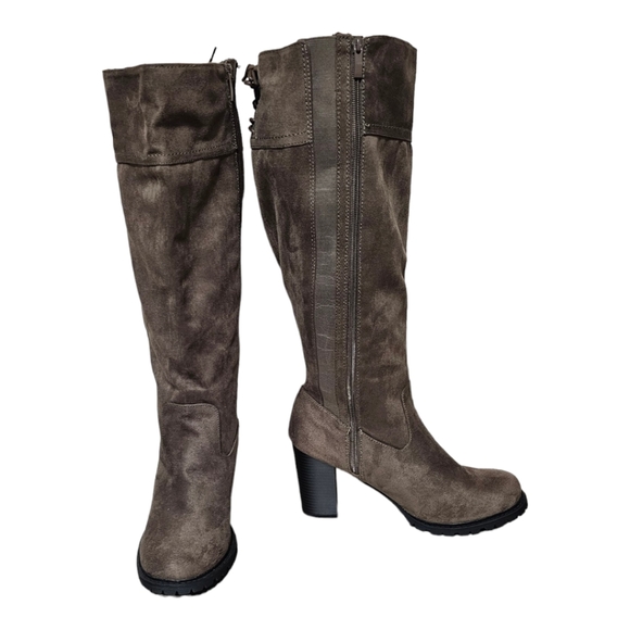 TORRID Lace-Up Back Lug Sole High Boot Wide Calf Taupe 11W - Picture 10 of 10